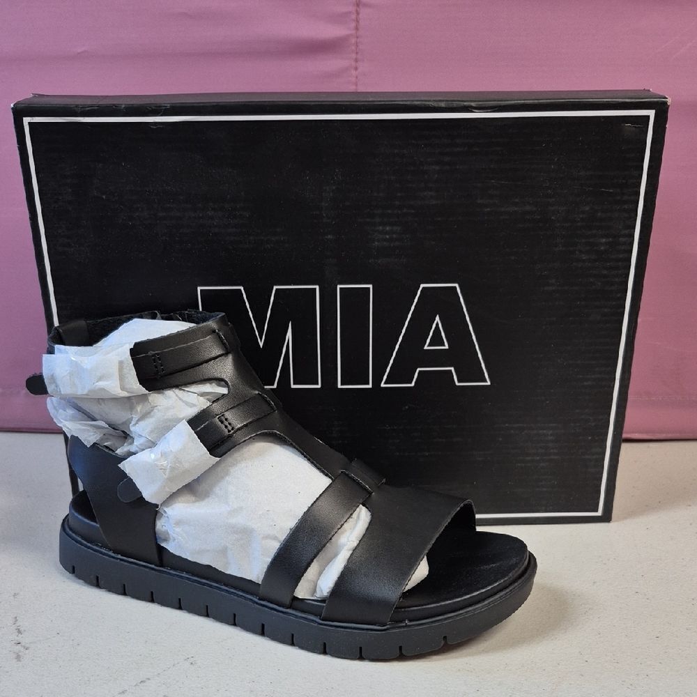 MIA Kayde Size 7M Or 8.5M Black Gladiator Sandal - New